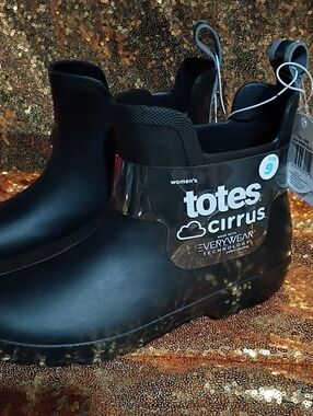totes Cirrus Women's Black Short Rain Chelsea Boots
